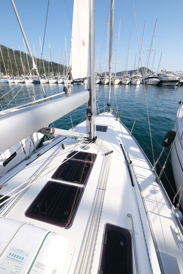 Bavaria Cruiser 37 - 3 cab. Crush